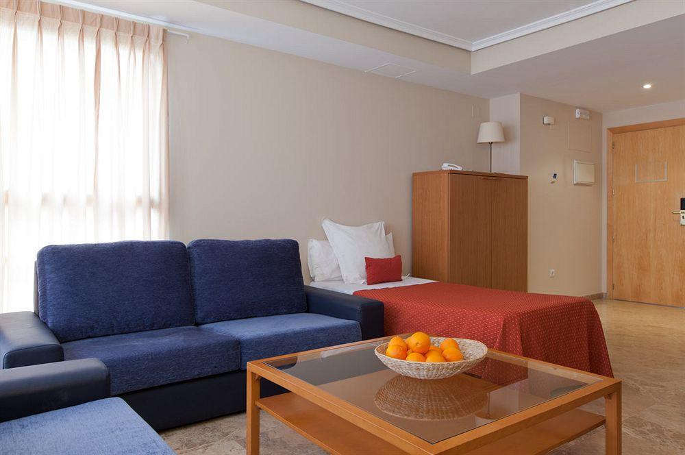 Apartamentos Plaza Picasso Valencia Buitenkant foto