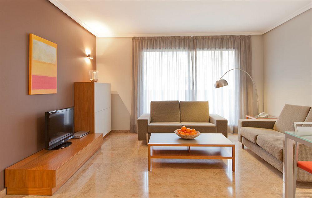 Apartamentos Plaza Picasso Valencia Buitenkant foto