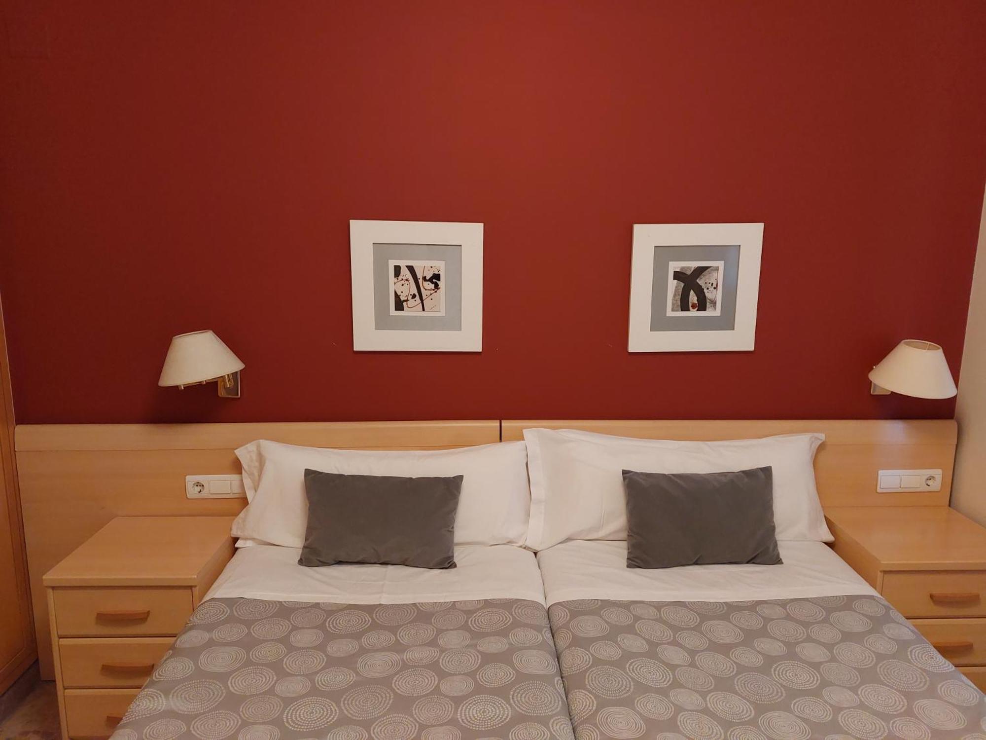 Apartamentos Plaza Picasso Valencia Buitenkant foto